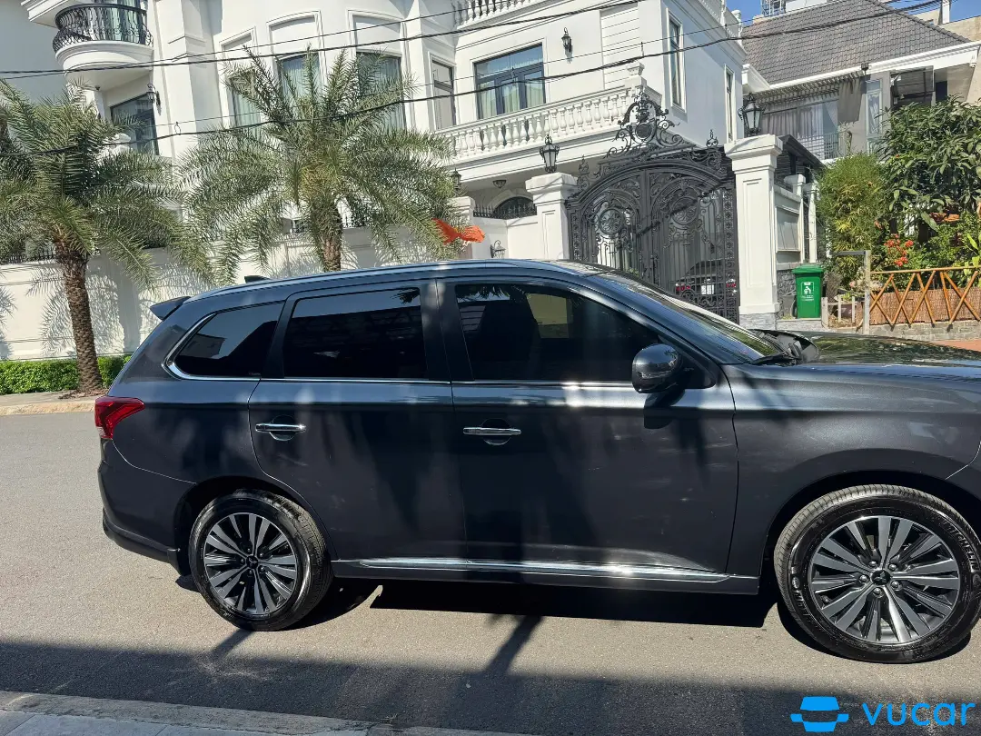 Mitsubishi Outlander Premium 2.0 CVT 2021 - Ngoại thất 6