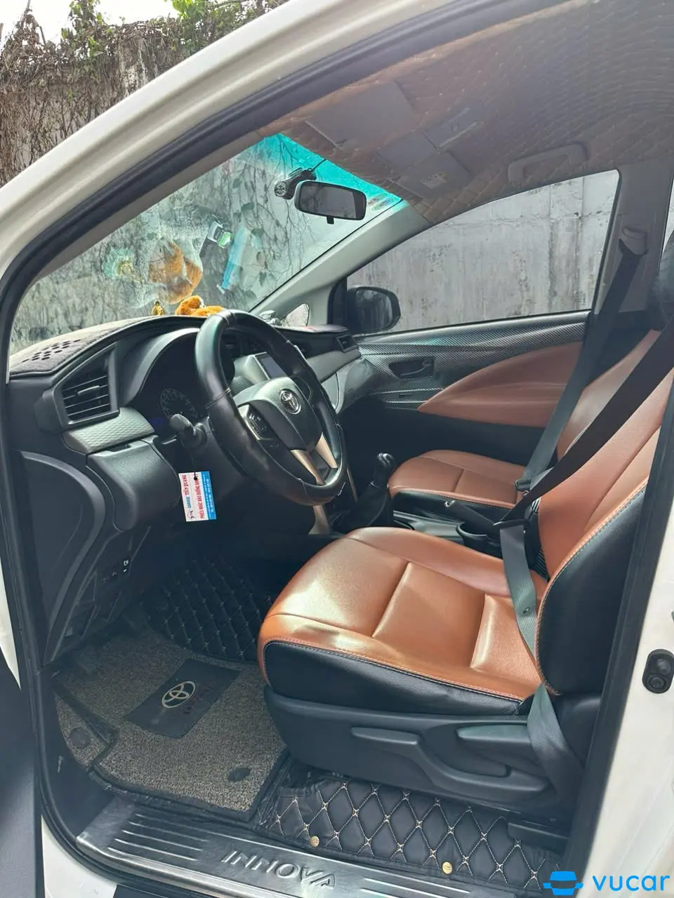 Toyota Innova E 2.0 MT 2021 - Nội thất 4
