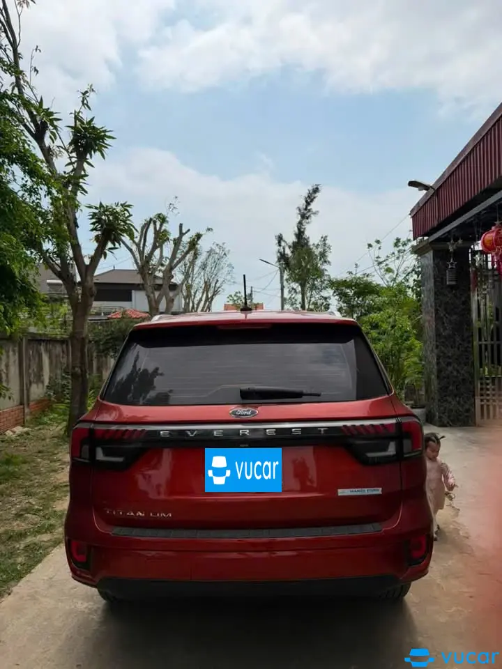 Ảnh xe Ford Everest Titanium 2.0L 4x2 AT 2023 - ảnh 3
