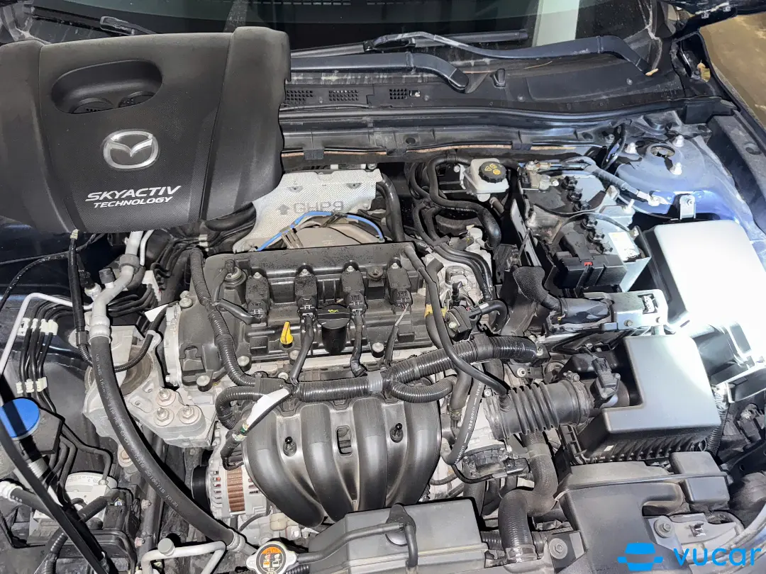 Mazda 3 1.5 AT 2018 - Khoang động cơ 3