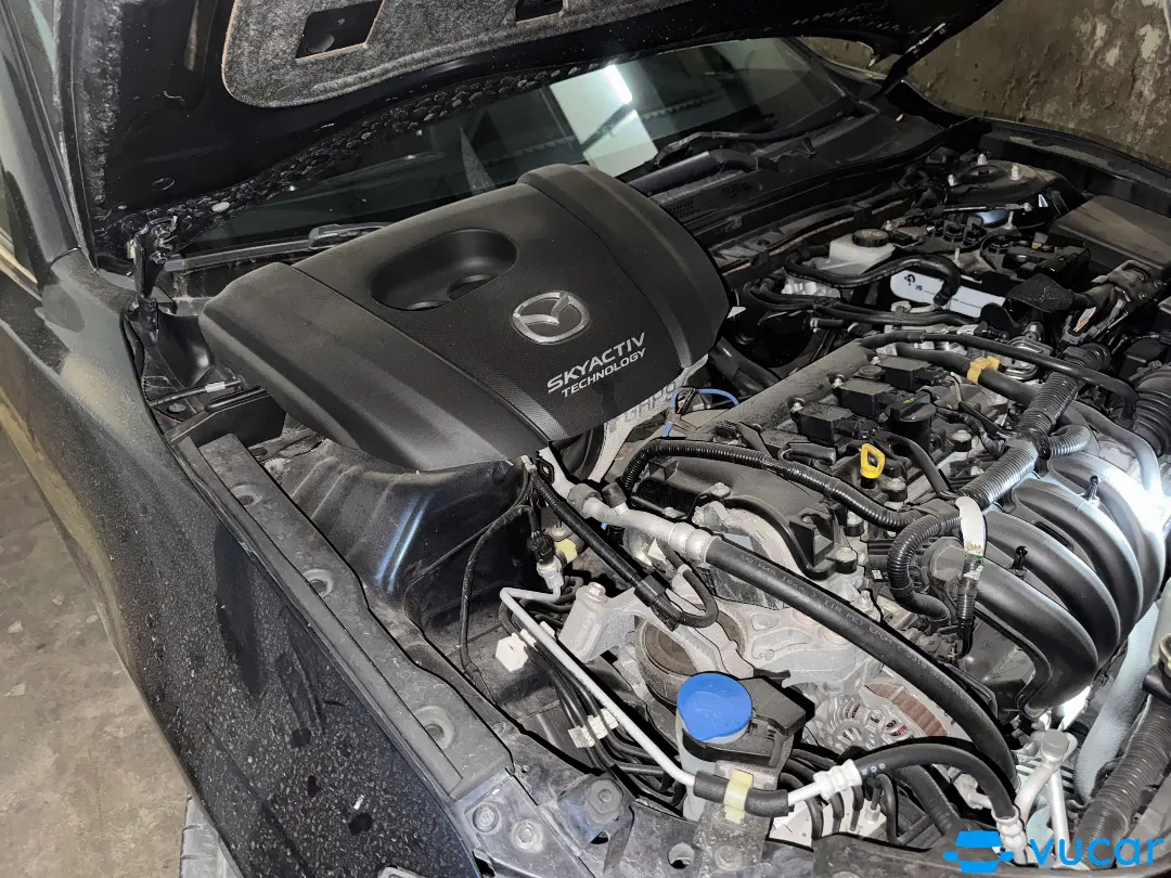 Mazda 3 1.5 AT 2018 - Khoang động cơ 2