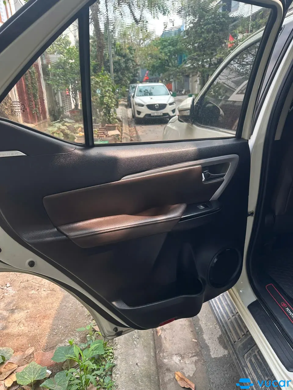 Toyota Fortuner 2.7V 4x2 AT 2017 - Nội thất 7