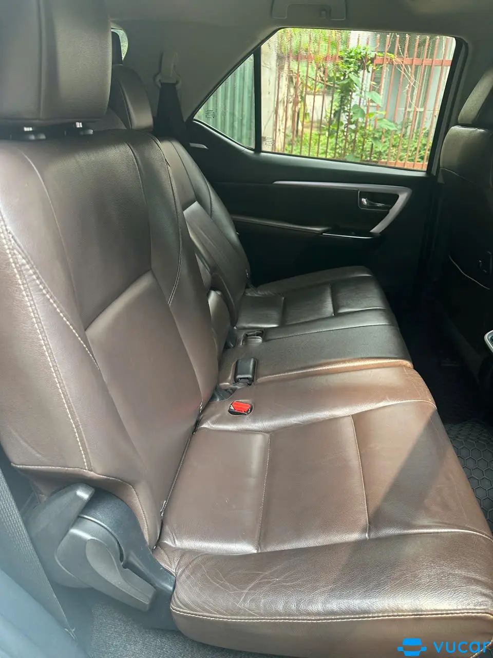 Toyota Fortuner 2.7V 4x2 AT 2017 - Nội thất 1