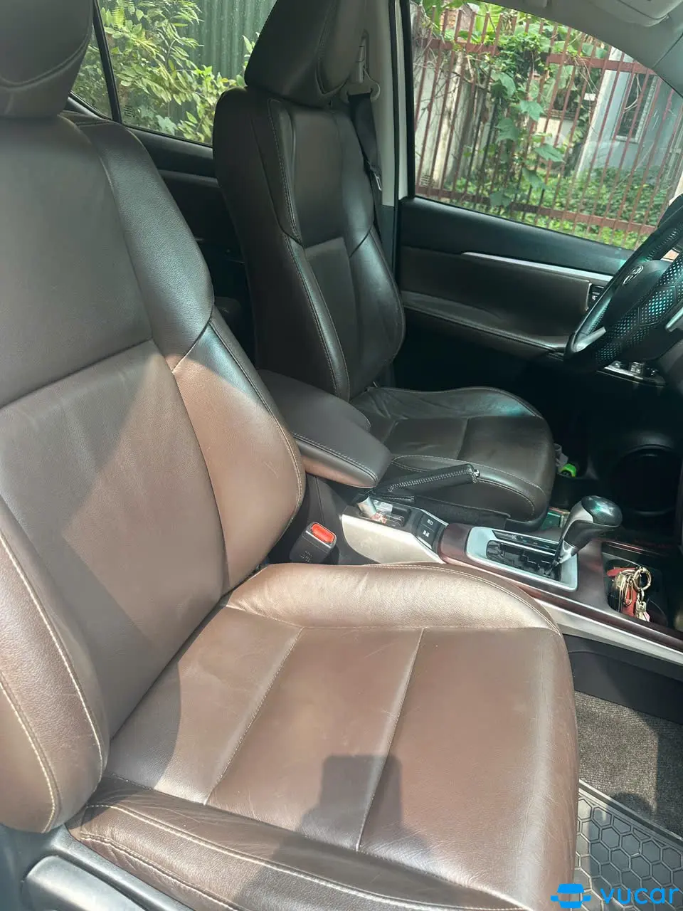 Toyota Fortuner 2.7V 4x2 AT 2017 - Nội thất 2