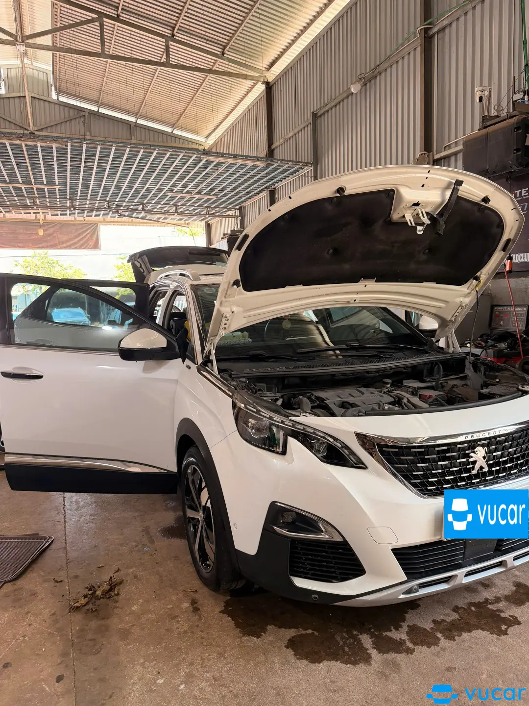 Peugeot 3008 2020 Allure 1.6 AT - Ngoại thất 4