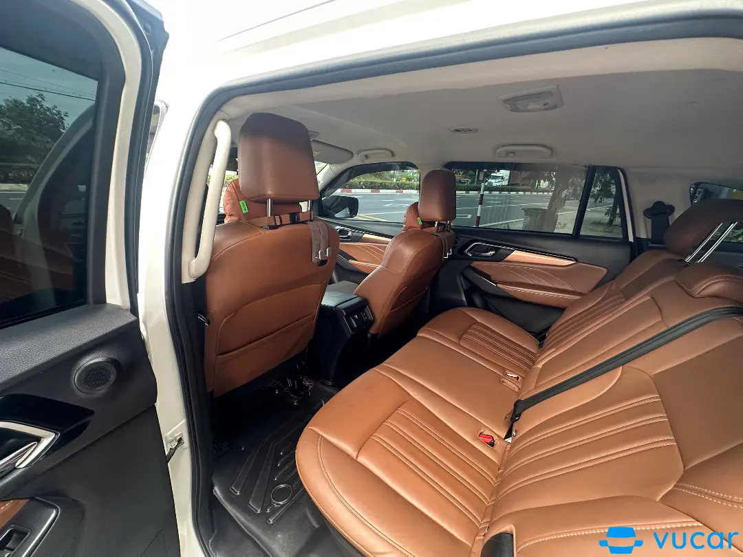 Isuzu mux 2021 - Nội thất 3