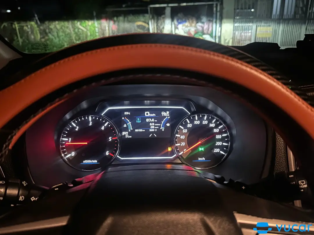 Isuzu mux 2021 - Nội thất 1