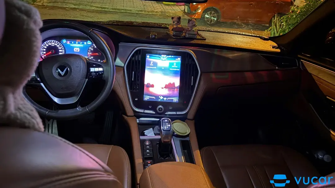 VinFast Lux a 2.0 Premium 2.0 AT 2019 - Nội thất 2