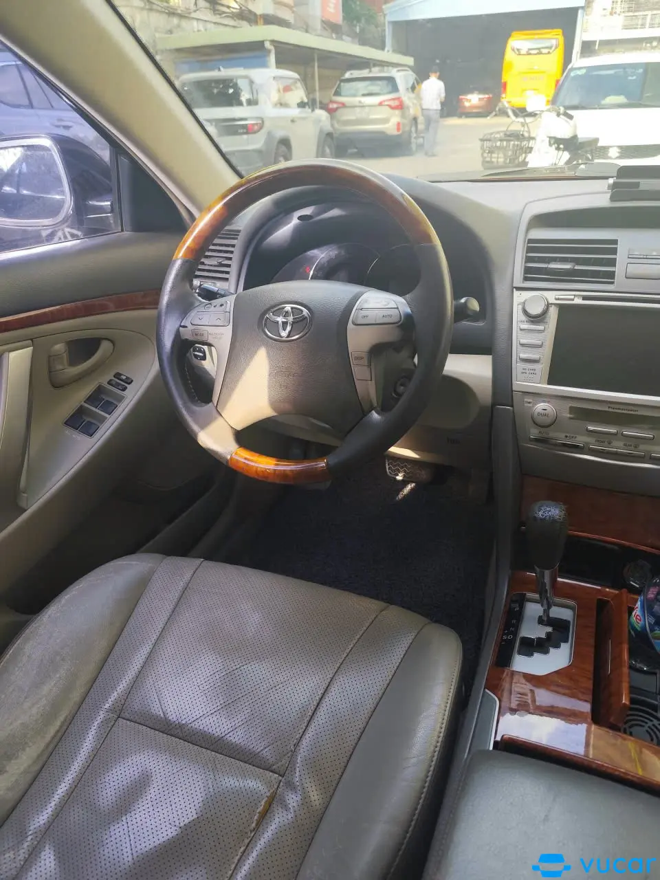 Toyota Camry 2.4G 2010 - Nội thất 1